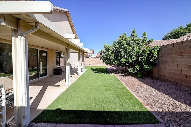 $2,800 | 373 Kenya Road, Las Vegas, NV 89123