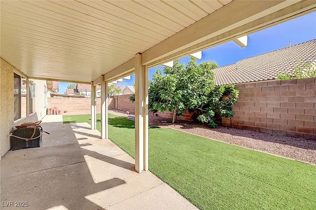 $2,800 | 373 Kenya Road, Las Vegas, NV 89123