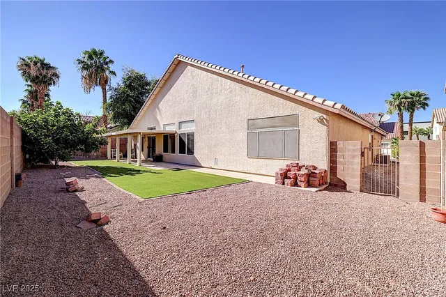 $2,800 | 373 Kenya Road, Las Vegas, NV 89123