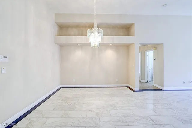 $2,800 | 373 Kenya Road, Las Vegas, NV 89123