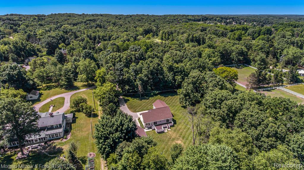 9647 Hadley Road Clarkston, MI 48348 - Photo 27 of 31