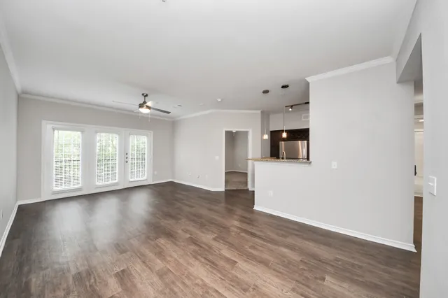 $1,970 | 3003 Memorial Court, Unit 2425, Houston, TX 77007