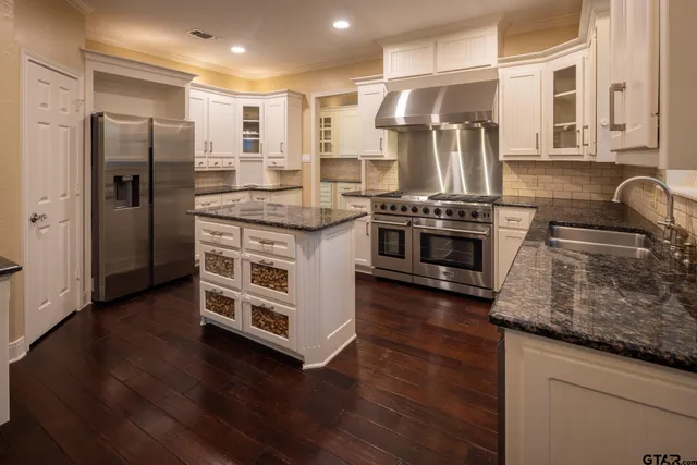 $699,900 | 3618 Trailwood Court, Tyler, TX 75707