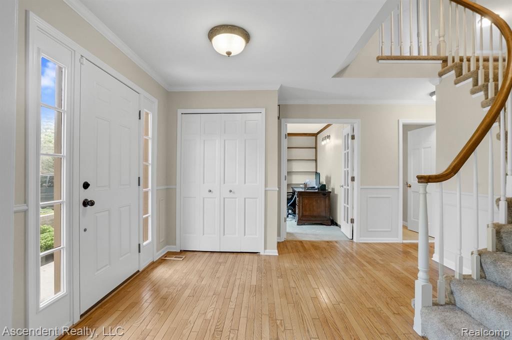 1663 Tacoma Drive Rochester Hills, MI 48306 - Photo 4 of 51