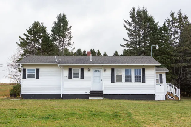 $199,900 | 647 U.S. Rte 1, Monticello, ME 04760