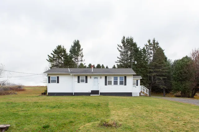 $199,900 | 647 U.S. Rte 1, Monticello, ME 04760