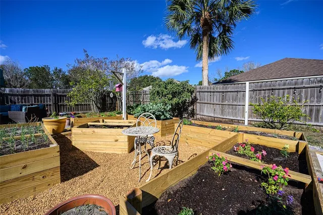 $621,000 | 220 Bird Of Paradise Drive, Palm Coast, FL 32137