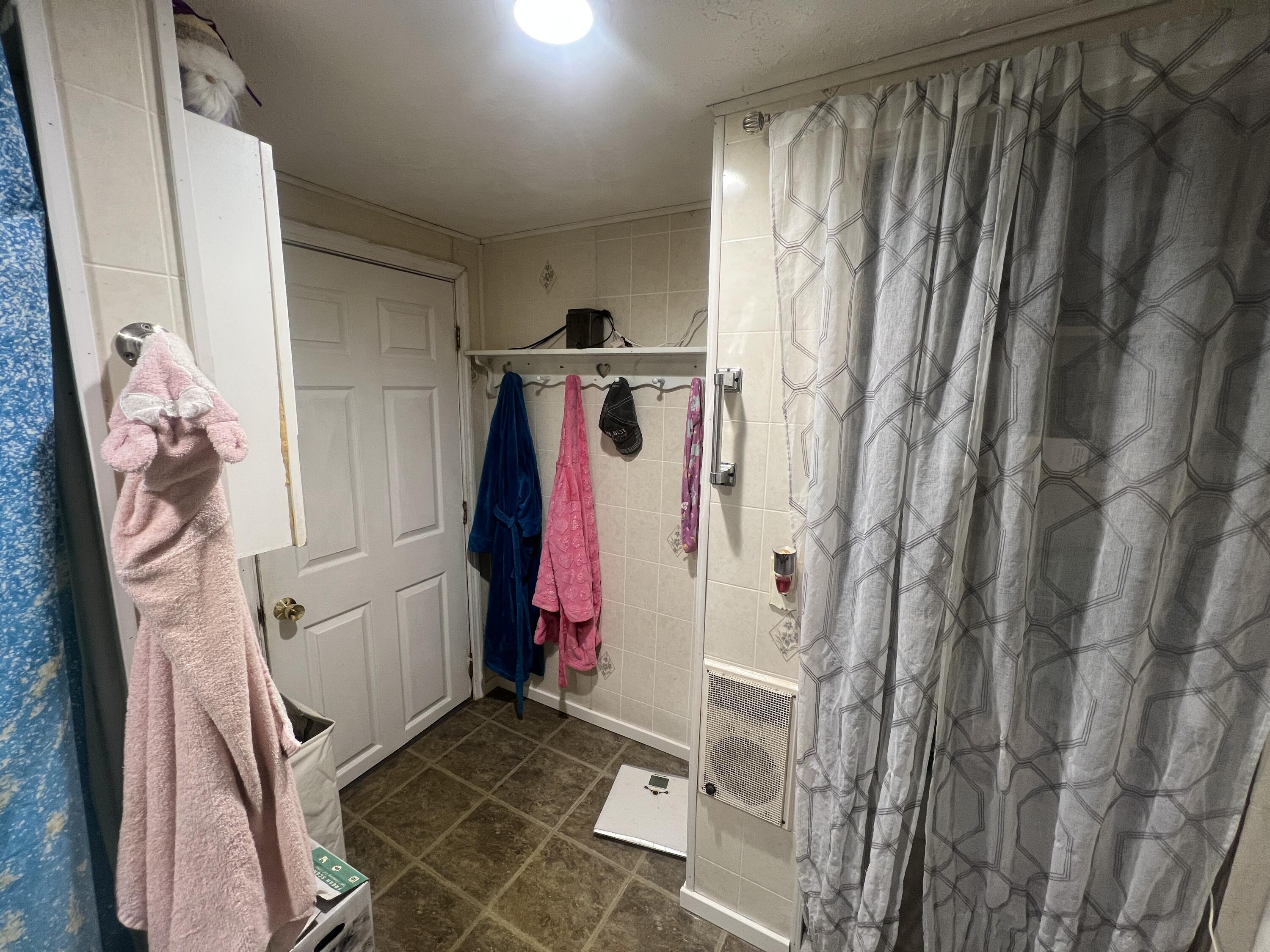 10044 Kaser Road Piqua, OH 45356 - Photo 33 of 84 Bath 2