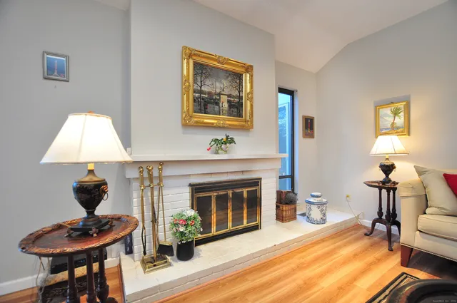 $280,000 | 278 Heritage Village, Unit B, Southbury, CT 06488