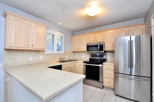 $280,000 | 278 Heritage Village, Unit B, Southbury, CT 06488