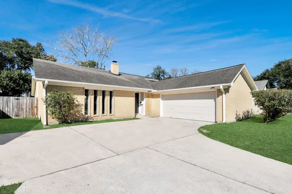 $2,500 | 9114 Spellman Road, Houston, TX 77031