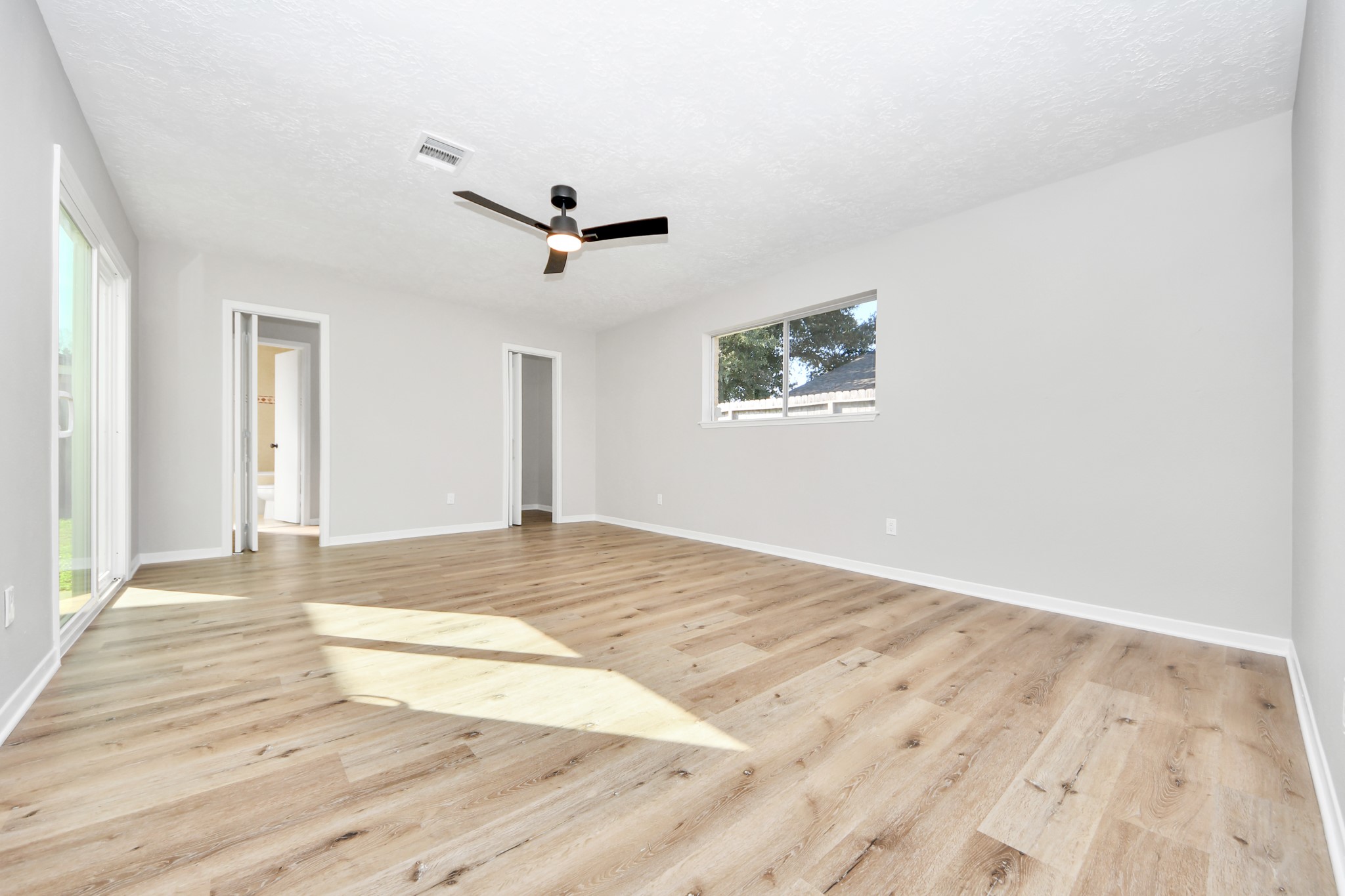 9114 Spellman Road Houston, TX 77031 - Photo 15 of 30 a view of an empty room