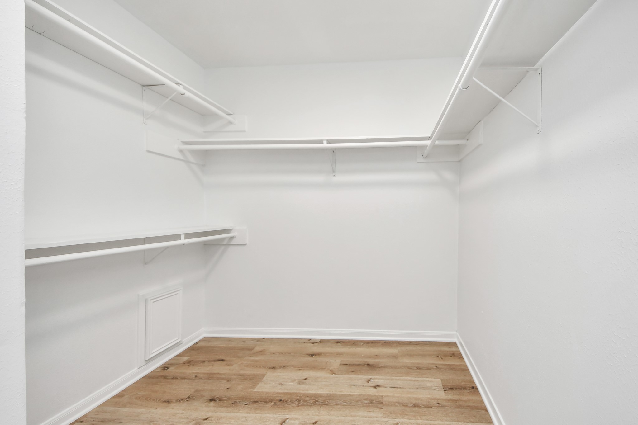 9114 Spellman Road Houston, TX 77031 - Photo 19 of 30 a view of an empty walk in closet