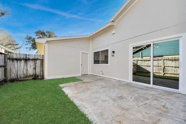 $2,500 | 9114 Spellman Road, Houston, TX 77031