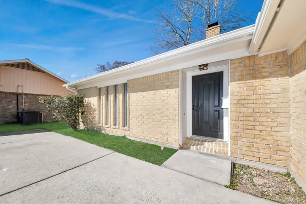 $2,500 | 9114 Spellman Road, Houston, TX 77031