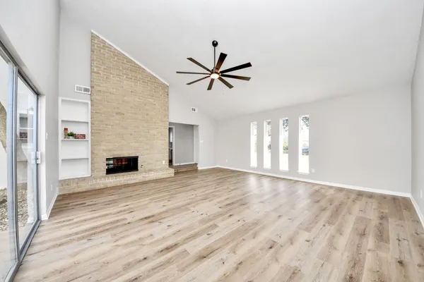 $2,500 | 9114 Spellman Road, Houston, TX 77031