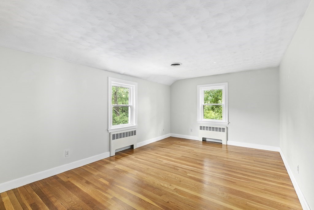 34 Woodbriar Road Wakefield, MA 01880 - Photo 11 of 20 Gallery Image 11