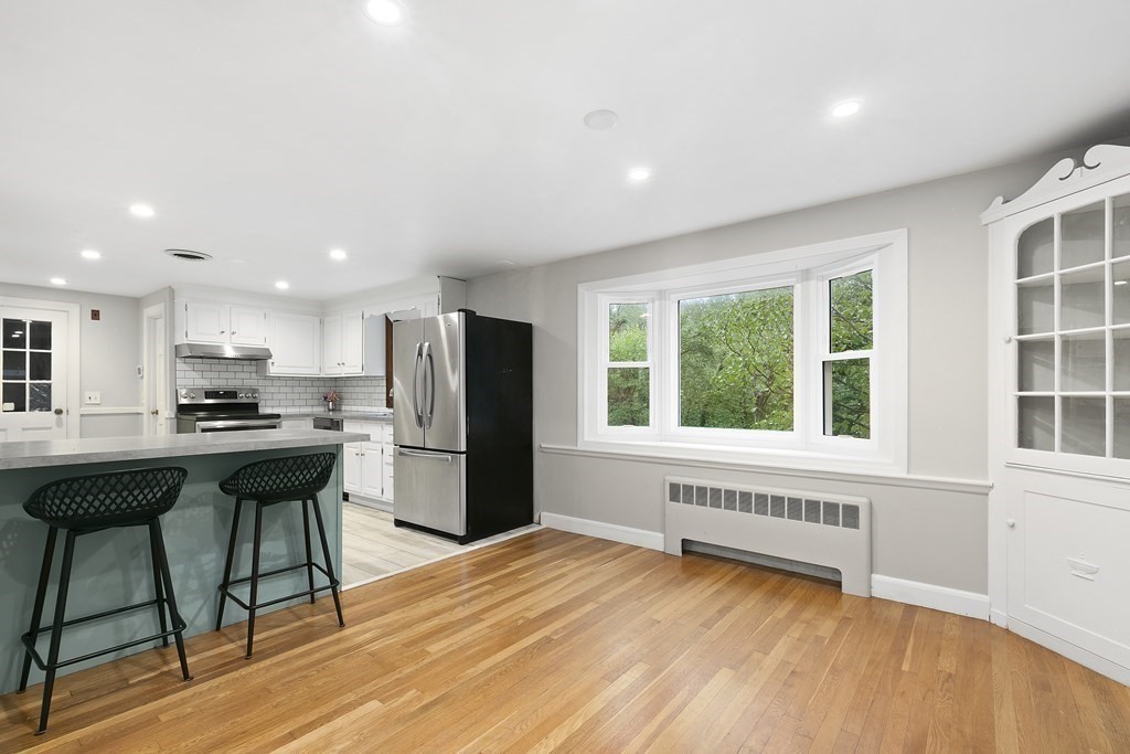 34 Woodbriar Road Wakefield, MA 01880 - Photo 4 of 20 Gallery Image 4