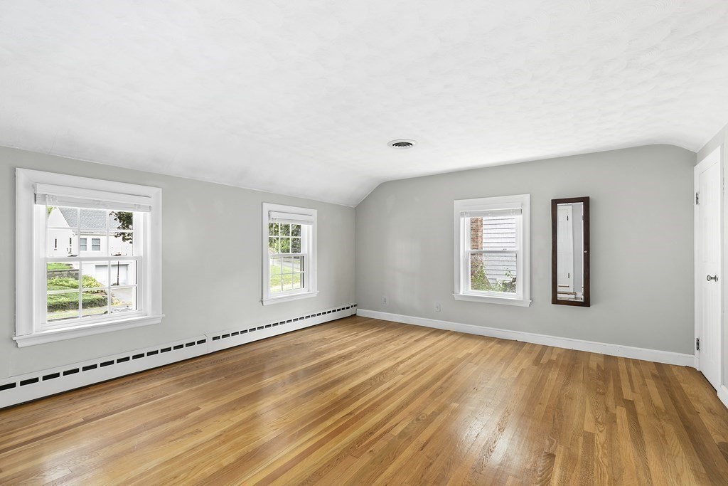 34 Woodbriar Road Wakefield, MA 01880 - Photo 8 of 20 Gallery Image 8