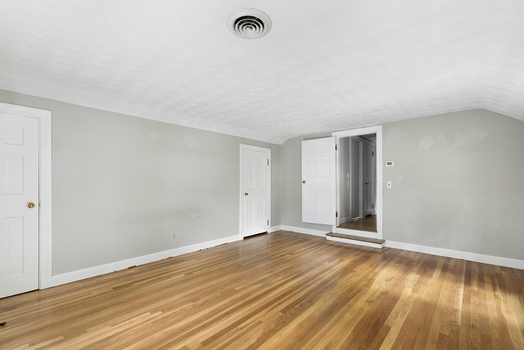 34 Woodbriar Road Wakefield, MA 01880 - Photo 9 of 20 Gallery Image 9