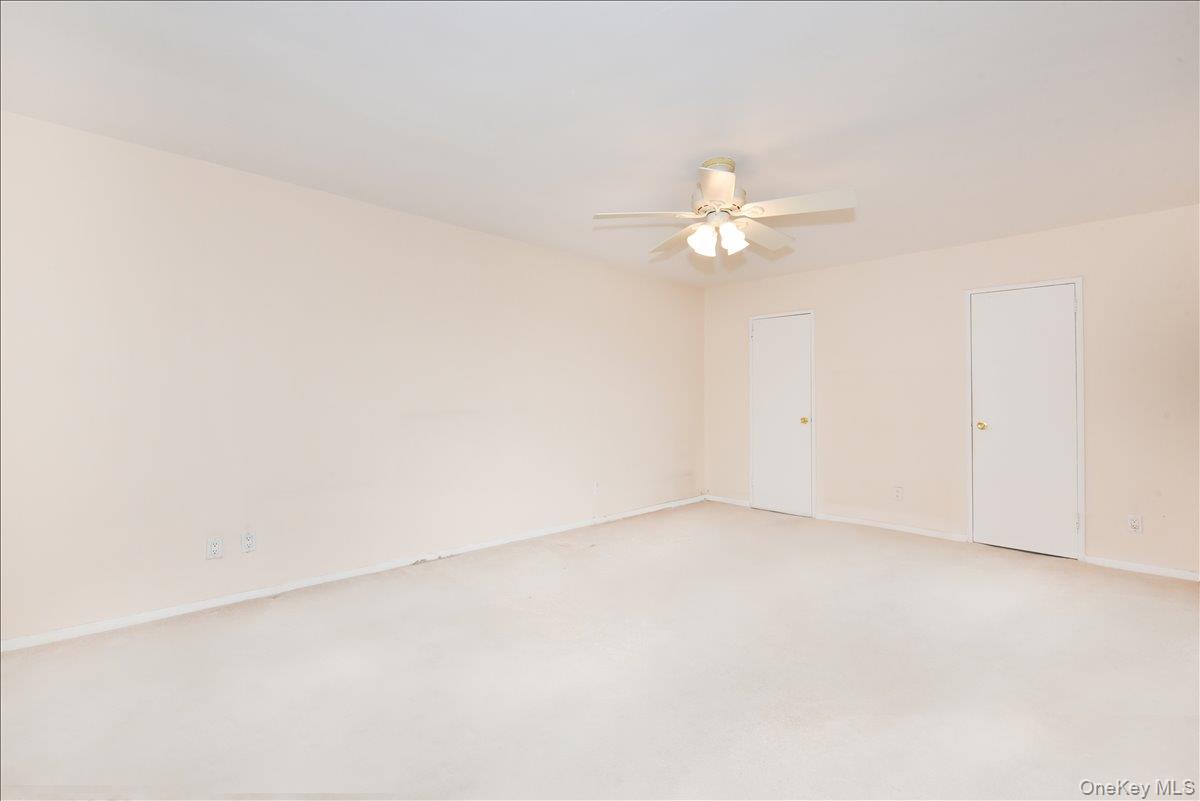 25 Canterbury Road, Unit 3L Great Neck, NY 11021 - Photo 20 of 29 Bedroom