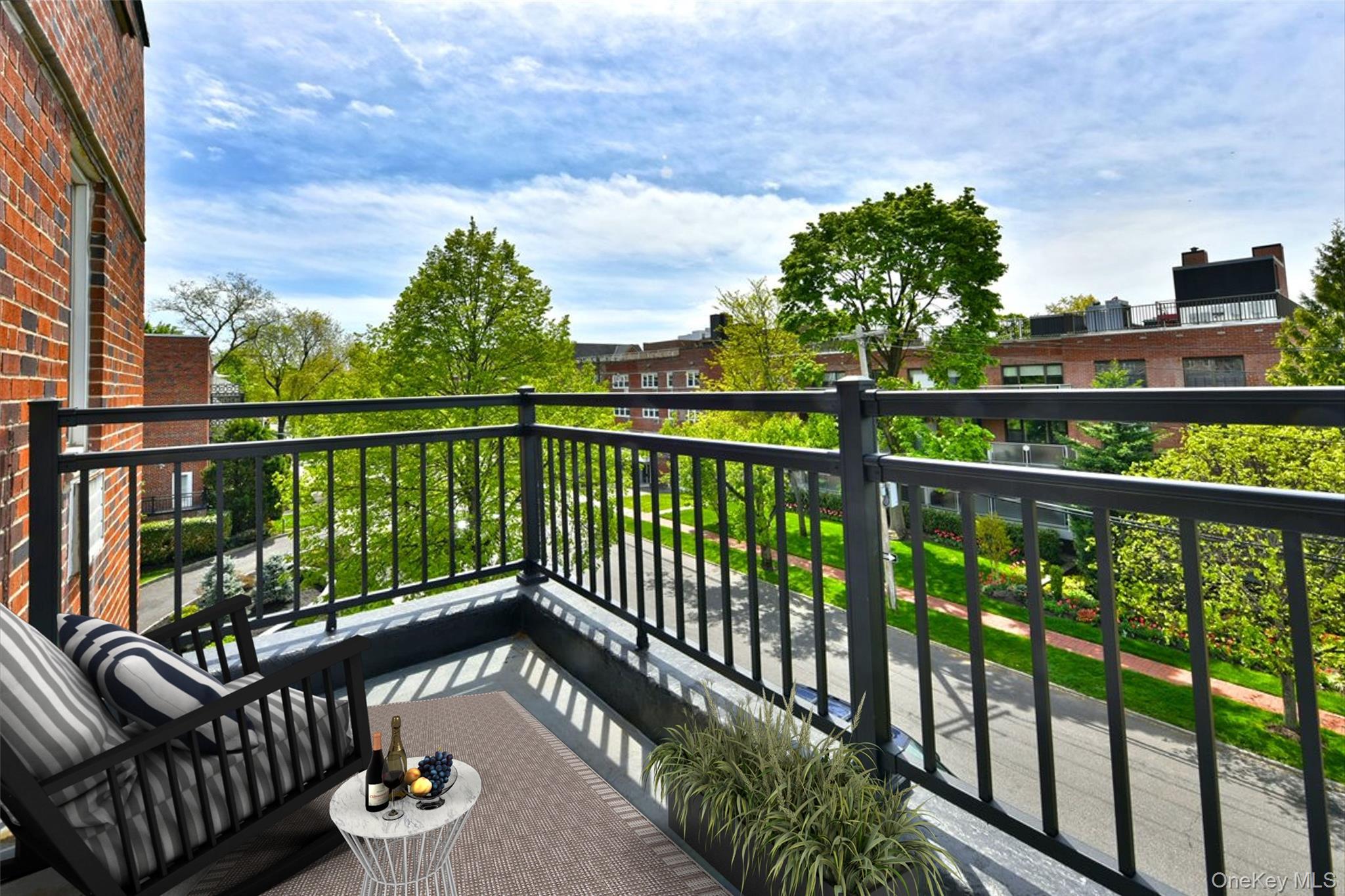 25 Canterbury Road, Unit 3L Great Neck, NY 11021 - Photo 2 of 29 Enjoy your private slice of outdoor space!