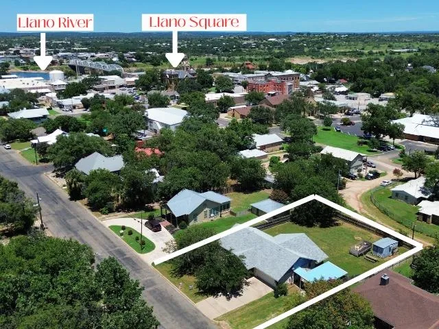 $290,000 | 1008 Wright Street, Llano, TX 78643