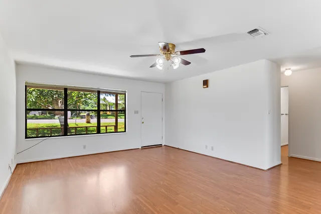 $290,000 | 1008 Wright Street, Llano, TX 78643