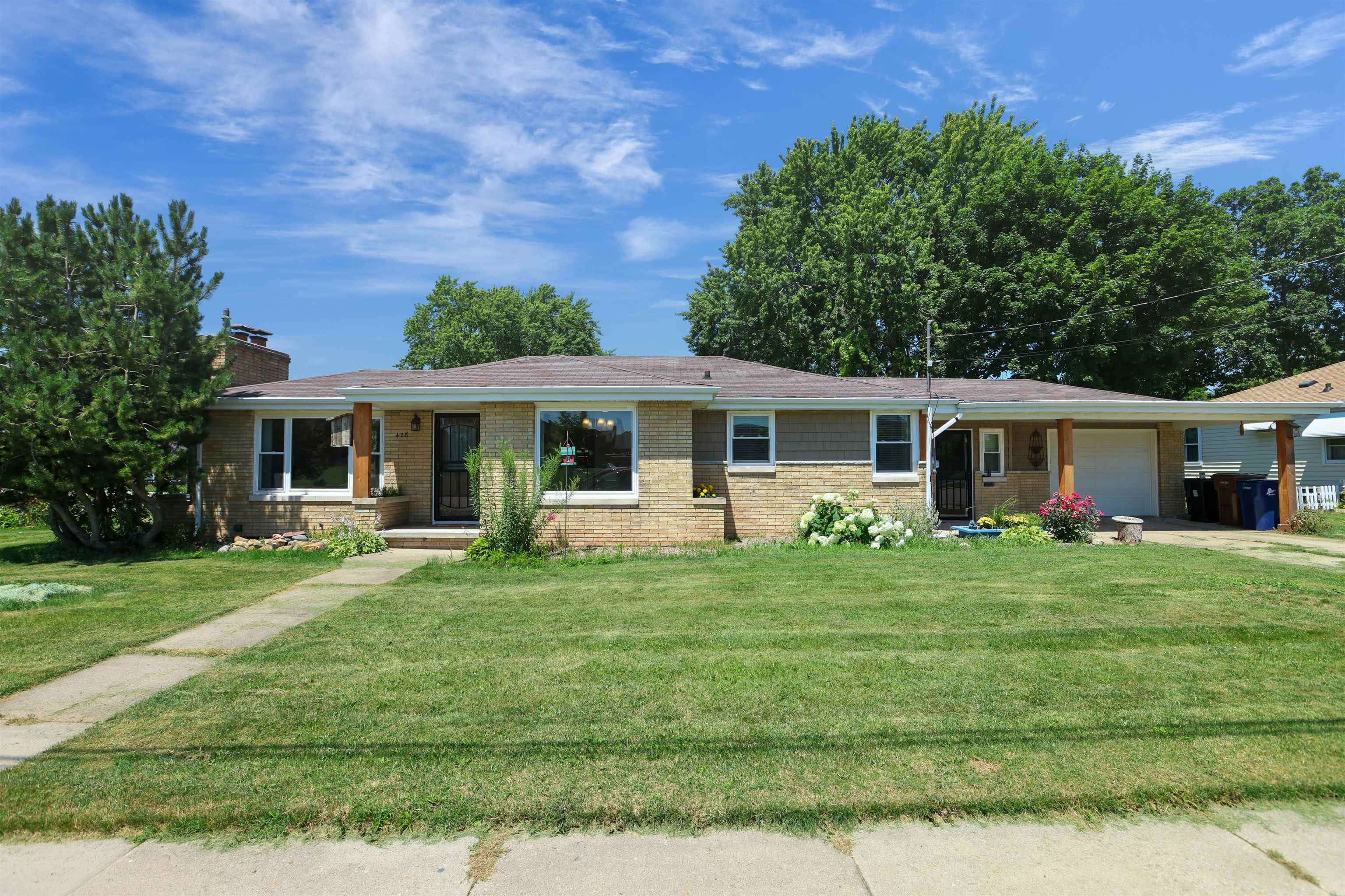 428 8th Street Menasha, WI 54952 - Photo 1 of 37