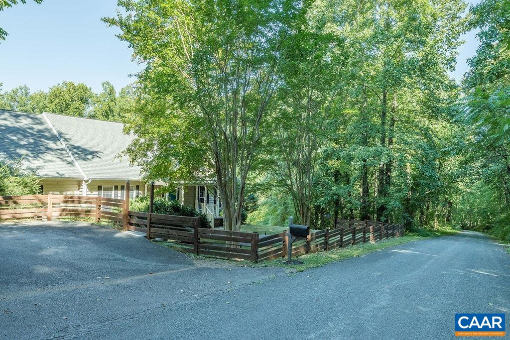 475 David Road Charlottesville, VA 22902 - Photo 5 of 38 a backyard of a house with trampoline