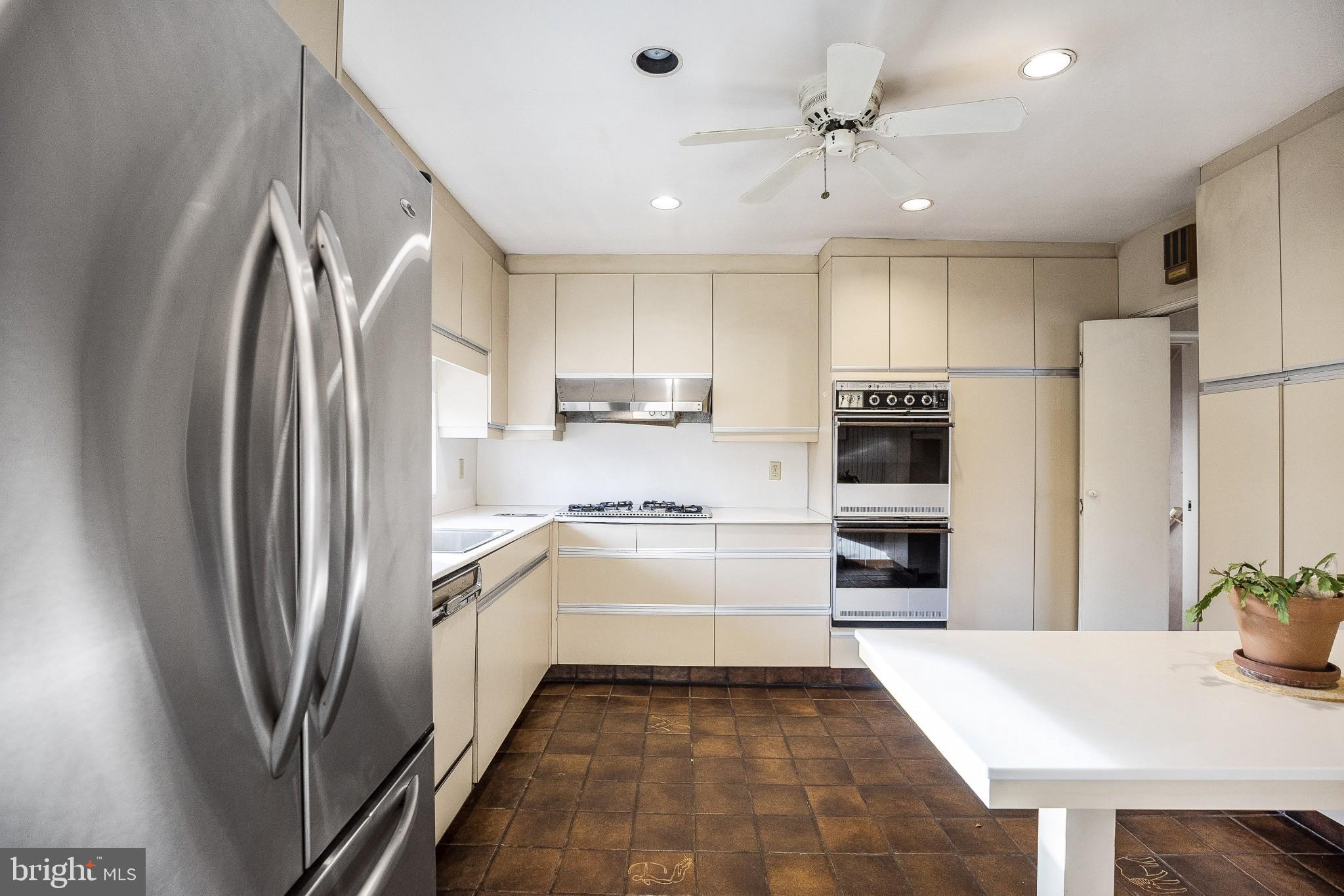 1020 Kipling Road Jenkintown, PA 19046 - Photo 19 of 42 Eat in kitchen, plenty of cabinet space