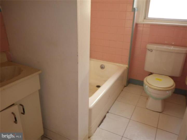 1610 Roumfort Road Philadelphia, PA 19150 - Photo 5 of 14 Gallery Image 5