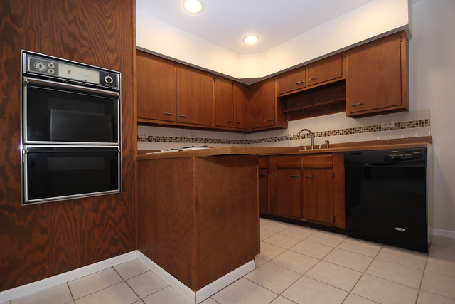 4 East Oltendorf Road Streamwood, IL 60107 - Photo 12 of 25