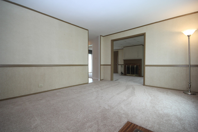 4 East Oltendorf Road Streamwood, IL 60107 - Photo 4 of 25