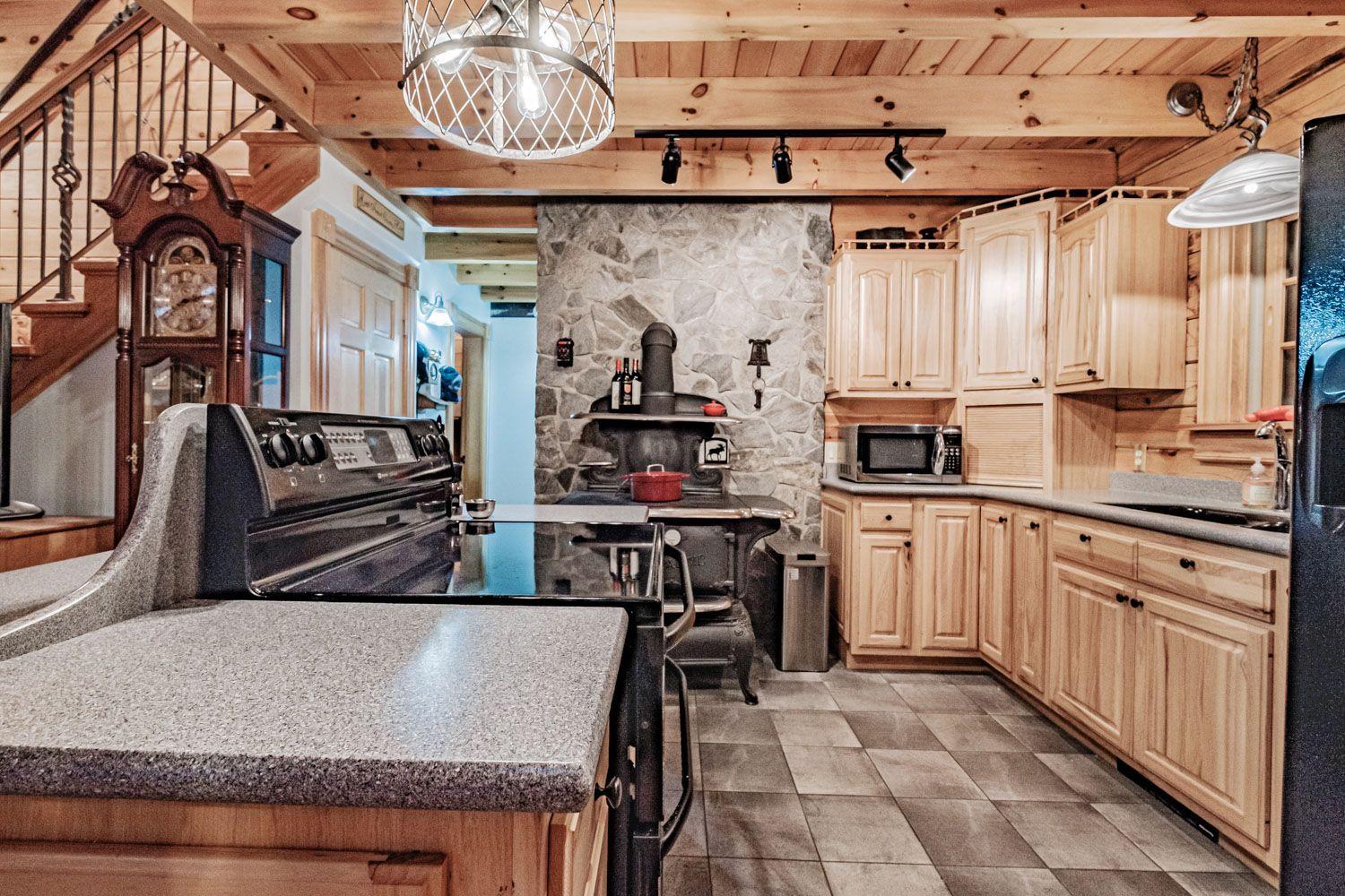 24 Hyde Road Gray, ME 04039 - Photo 10 of 28 Kitchen