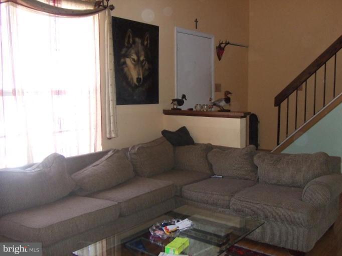 9018 Moonstone Road Nottingham, MD 21236 - Photo 2 of 16 Living Room