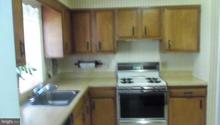 1905 Suffolk Road Finksburg, MD 21048 - Photo 11 of 19 Kitchen