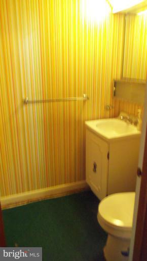1905 Suffolk Road Finksburg, MD 21048 - Photo 17 of 19 Bath