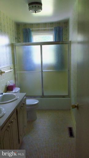 1905 Suffolk Road Finksburg, MD 21048 - Photo 8 of 19 Bath