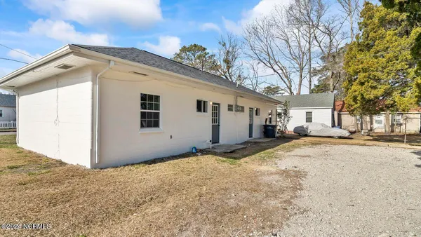 $1,050 | 300 Richlands Avenue, Unit 2, Jacksonville, NC 28540