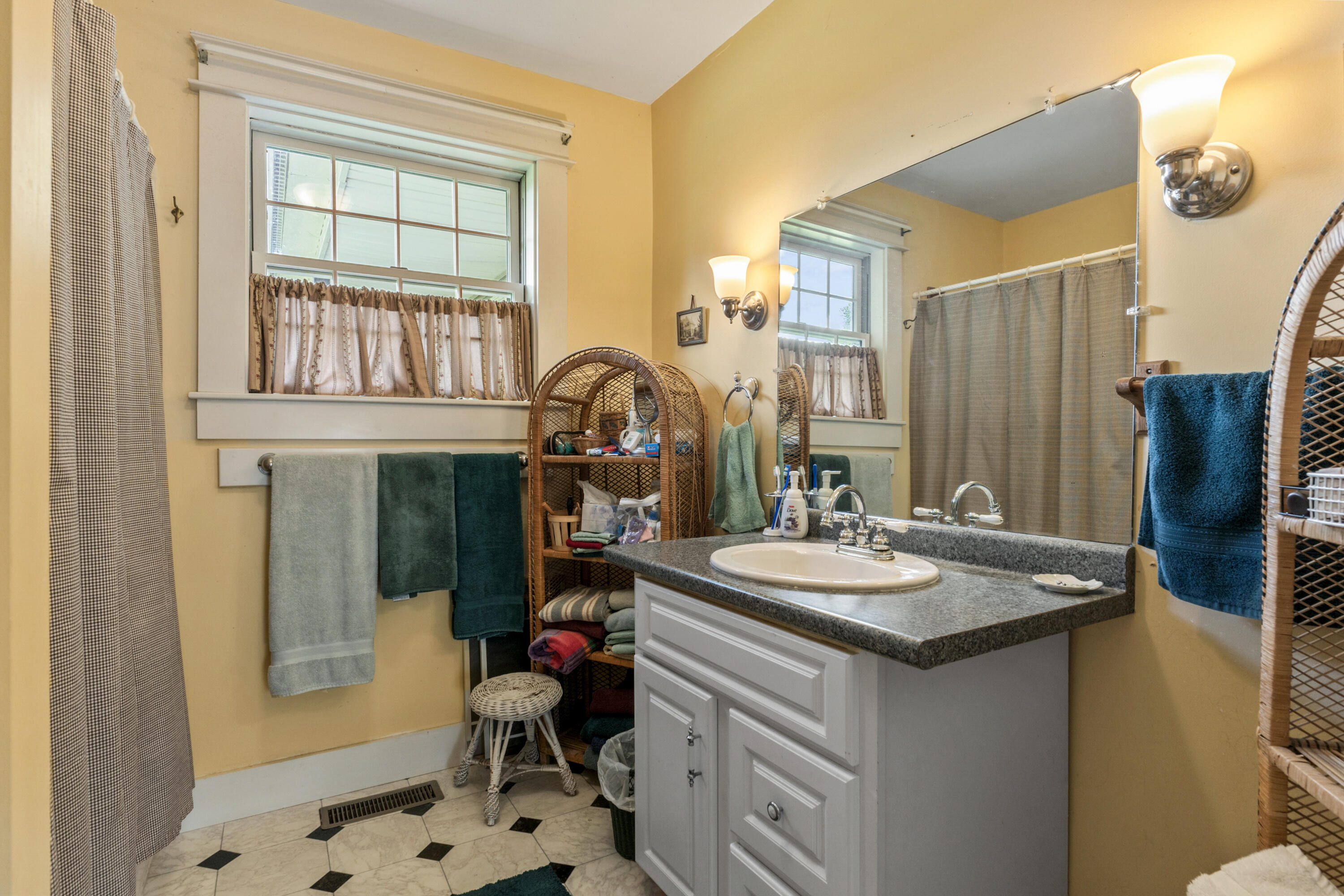 164 Goodwin Road Eliot, ME 03903 - Photo 26 of 55 164 Goodwin Rd_137