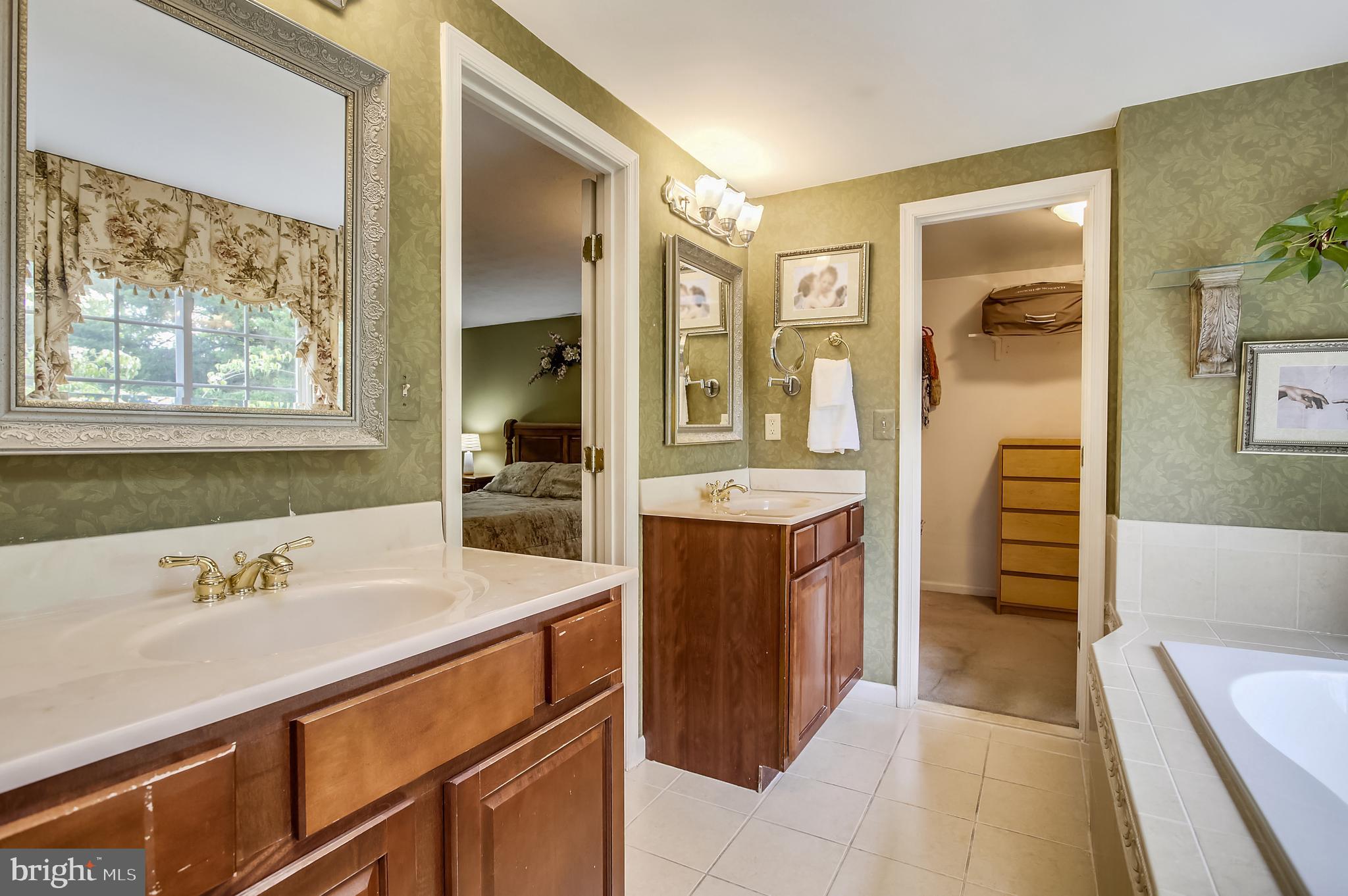 29 Highfields Drive Baltimore, MD 21228 - Photo 24 of 50 Master Bath