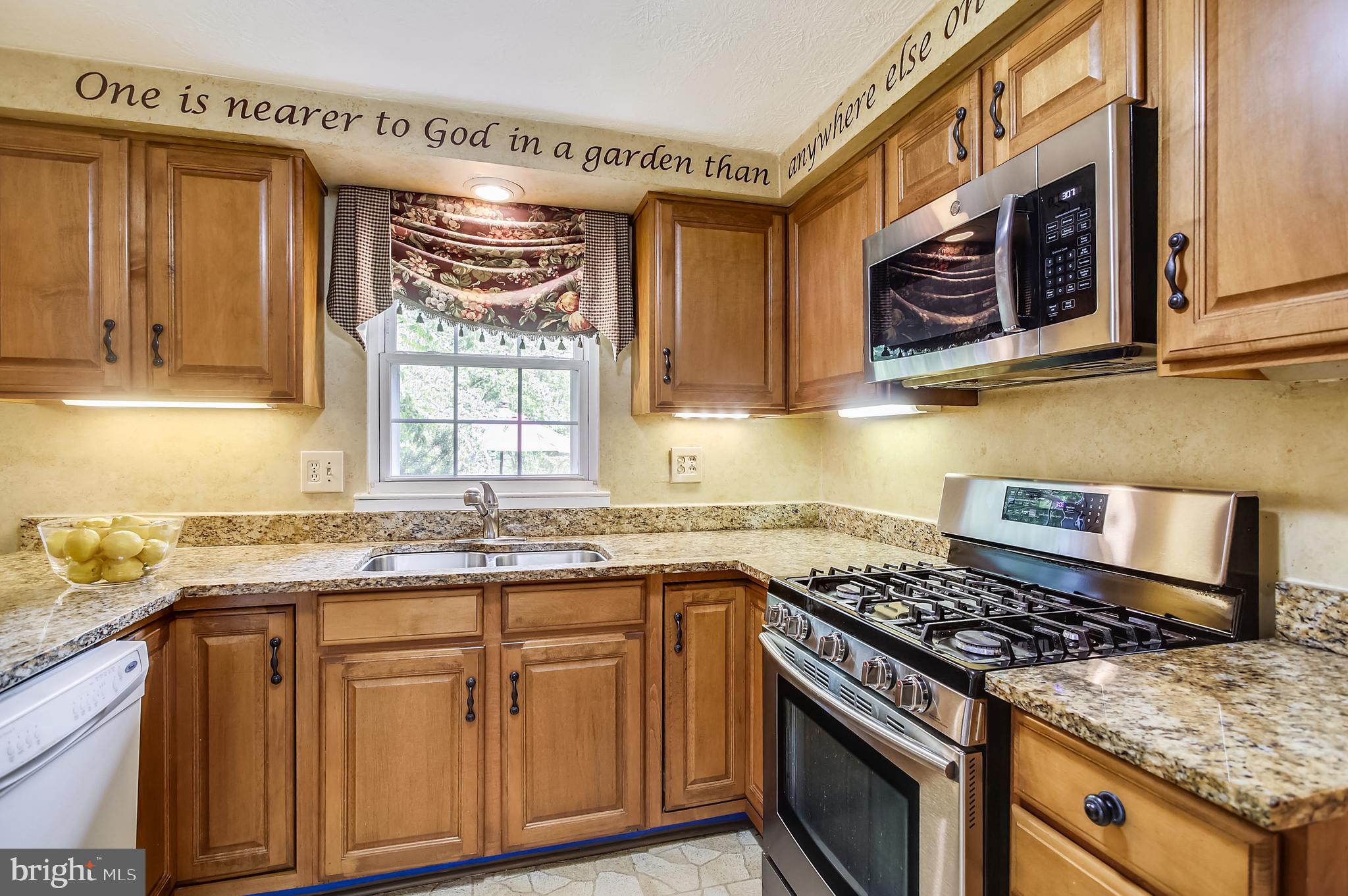 29 Highfields Drive Baltimore, MD 21228 - Photo 9 of 50 Granite countertops
