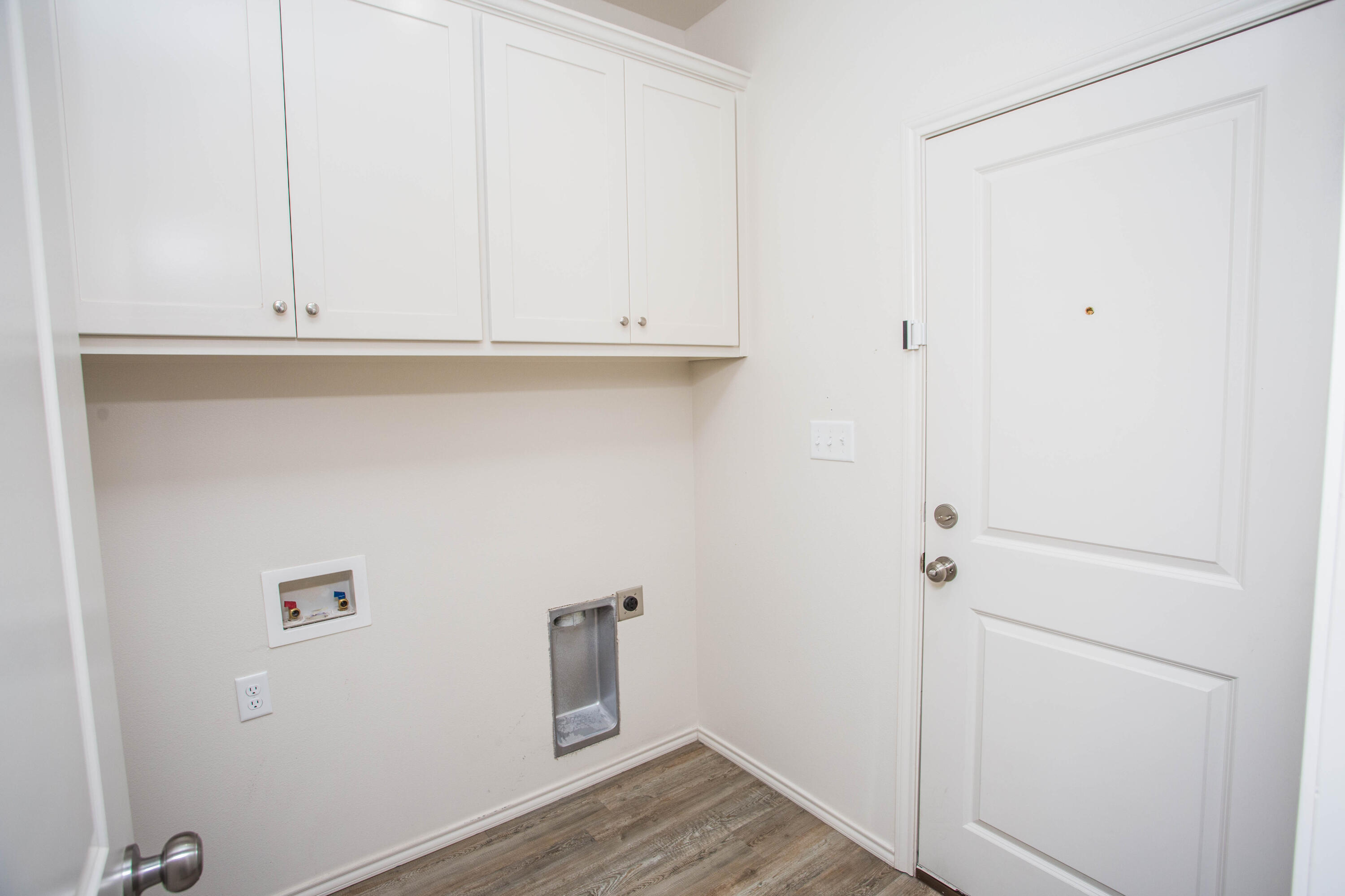 5613 Kemper Street Lubbock, TX 79416 - Photo 27 of 35 a view of an empty room