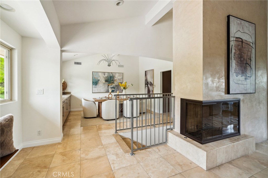 3336 Villa Mesa Road Pasadena, CA 91107 - Photo 11 of 60 a living room with furniture