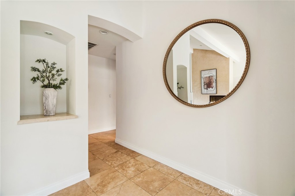 3336 Villa Mesa Road Pasadena, CA 91107 - Photo 18 of 60 a view of a hallway with a mirror