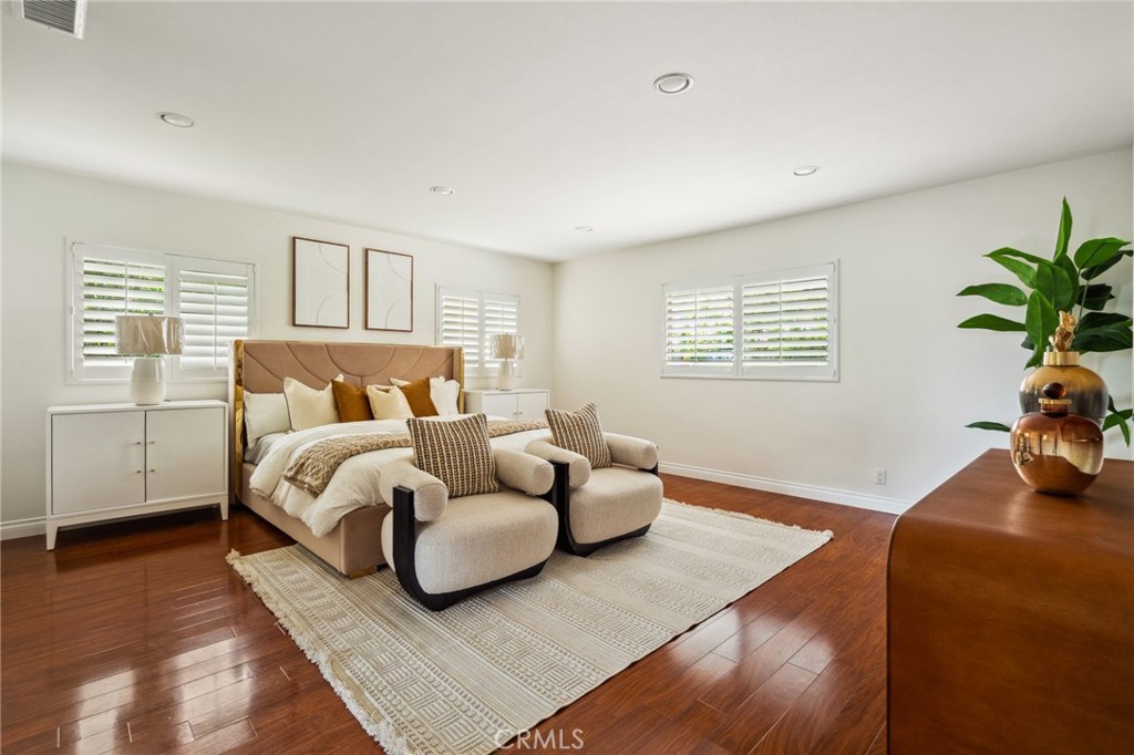 3336 Villa Mesa Road Pasadena, CA 91107 - Photo 23 of 60 a bedroom with a bed and a couch