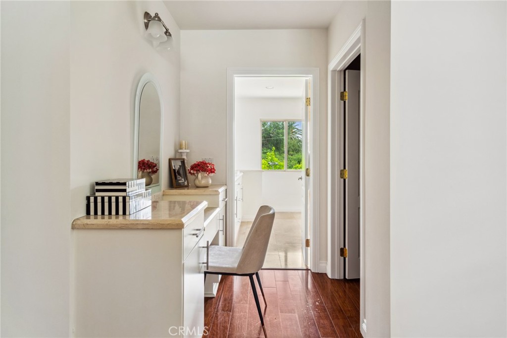 3336 Villa Mesa Road Pasadena, CA 91107 - Photo 25 of 60 a dining room with furniture and wooden floor