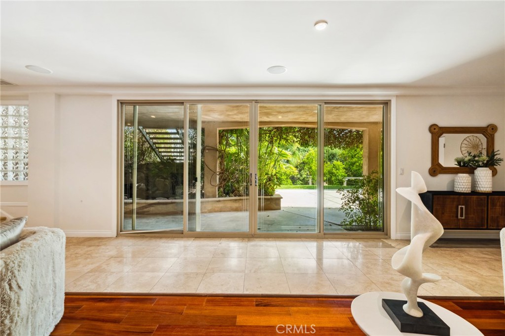 3336 Villa Mesa Road Pasadena, CA 91107 - Photo 36 of 60 a view of a living room and window