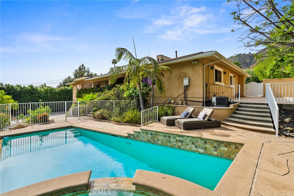 3336 Villa Mesa Road Pasadena, CA 91107 - Photo 52 of 60 a front view of house with yard and seating area
